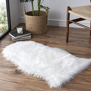 Tangsoo 2x3 White Small Faux Fur RugWashable