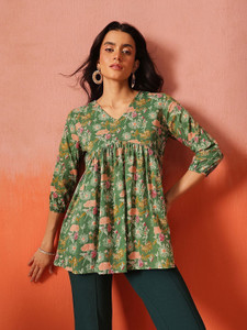 Fembliss Women Floral Print Flared Kurta