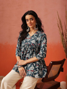 Fembliss Women Floral Print Flared Kurta