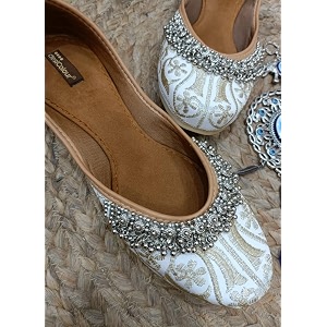 Flat Footwear Mojari Punjabi Jutti Bellies for