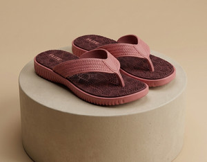 FLITE Women Slippers Pink Maroon 6