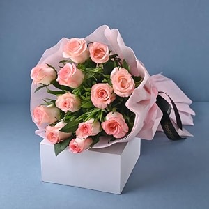 floweraura premium fresh live flower bouquet of 12 pink roses in non woven paper gift for birthday  anniversary  love  home decor  fathers day gift for dad same day delivery