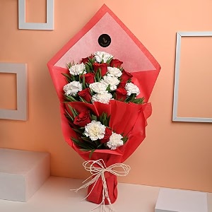 floweraura premium fresh live flower bouquet of 20 white carnations amp red roses in wrapping paper gift for birthday  anniversary  love  home decor  fathers day gift for dad same day delivery