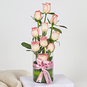 floweraura premium fresh live flower bouquet of 10 pink roses in glass vase gift for birthday  anniversary  love  home decor  fathers day gift for dad same day delivery