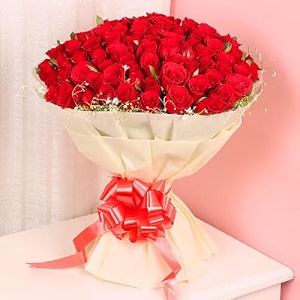 floweraura premium fresh live flower bouquet of 100 red roses in wrapping paper gift for birthday  anniversary  love  home decor  fathers day gift for dad same day delivery