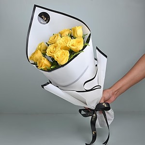 floweraura premium fresh live flower bouquet of 10 silky yellow roses in designer paper gift for birthday  anniversary  love  home decor  fathers day gift for dad same day delivery