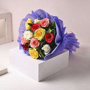 floweraura premium fresh live flower bouquet of set of 10 mix roses in designer non woven paper gift for birthday  anniversary  love  home decor  fathers day gift for dad same day delivery