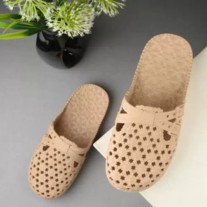 FORMIC Women Slippers