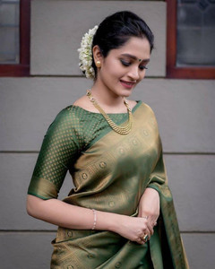 fospy woven kanjivaram silk blend saree green