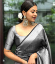 fospy Woven Kanjivaram Silk Blend, Jacquard Saree (Silver, Black)