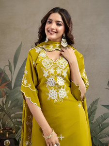 FOXDX Women Kurta Pant Dupatta Set