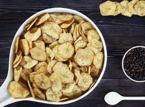 freshocartz crispy banana chips  kela wafers  black pepper masala banana wafers 125gm chips 125 g