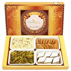 ghasitaram gifts big box of kaju katli soan papdi methi mathi and potato palak chipsgift hamperdiwali gift hamperfood hampersgourmet hampers