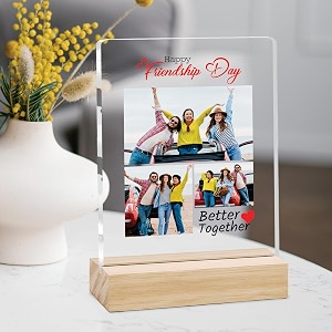 Giftplease Customized Friends Plaque with Wooden Stand