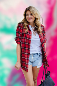 glamhood women regular fit checkered spread collar casual shirt