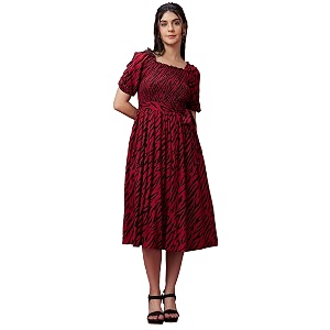 Globus Women Black and Red Square Neck