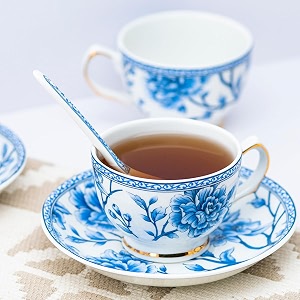golden queen39s cup amp saucer set  perfect for hosting amp for teacoffee lovers  handcrafted in india 24-carat gold on rim  6 cups 6 saucers amp 6 spoons 170 ml - sapphire bloom