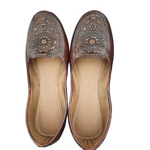 Handcrafted Leather Ethnic Jutti for Women -