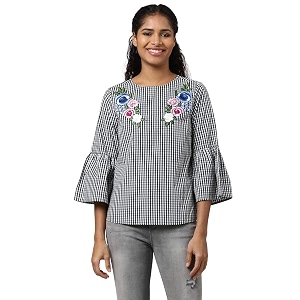 Harpa Round Neck Checked Top