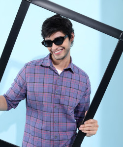 HIGHLANDER Men Checkered Casual Blue Shirt