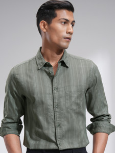 HIGHLANDER Men Slim Fit Striped Cut Away