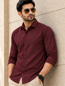 HOYTOCHE Men Regular Fit Solid Spread Collar