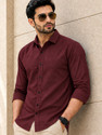 HOYTOCHE Men Regular Fit Solid Spread Collar