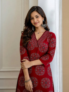 Hunaiza Women Printed Straight Kurta