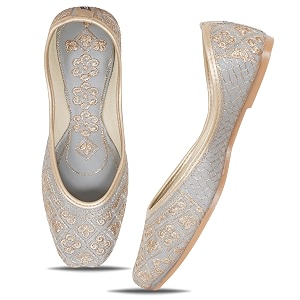 IndieStride Womens Embroidered Rajasthani Mojari Jutti