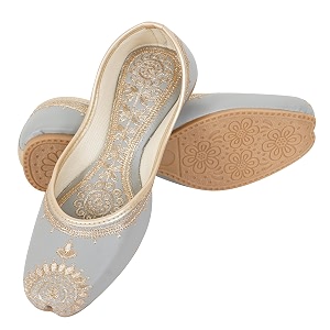 IndieStride Womens Embroidered Rajasthani Mojari Jutti