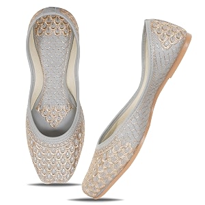 IndieStride Womens Embroidered Rajasthani Mojari Jutti