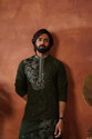 INDIROOP Men Embroidered Straight Kurta