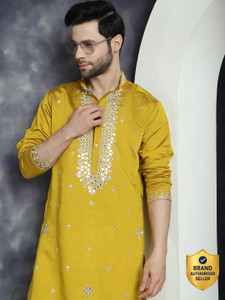 Jompers Men Embroidered Embellished Straight Kurta