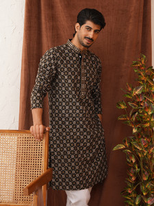 Jompers Men Embroidered Straight Kurta