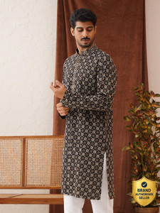 Jompers Men Embroidered Straight Kurta
