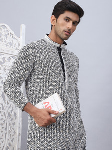Jompers Men Embroidered Straight Kurta