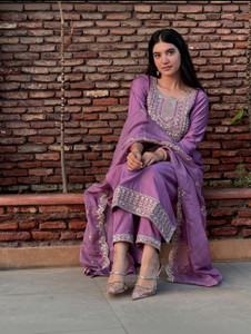 KACHIBA Embroidered Kurta Trouser Pant Dupatta