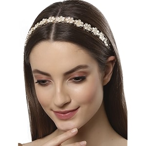 karatcart gold-plated white kundan-studded handcrafted hairband