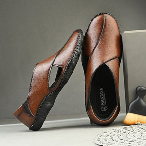 KASTAVA Men Casual