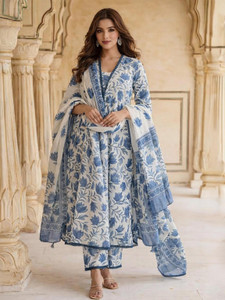 Kaswya Women Kurti Pant Dupatta Set