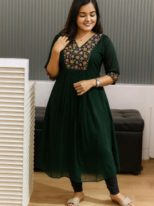 kedarnath Women Embroidered Flared Kurta