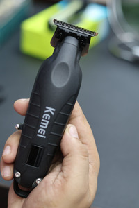 KEMIIEII KM 2293 Trimmer 180 min Runtime