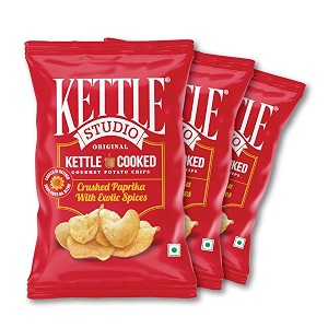 kettle studio kettle-cooked potato chips crushed paprika with exotic spices  crunchy thick cut gluten-free snack  spicy potato chips  party snack  120g pack of 3