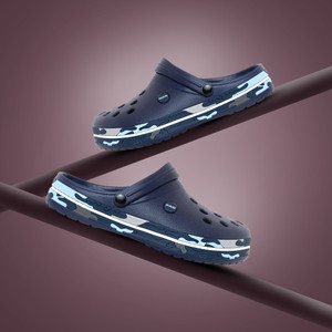 khadims men clogs