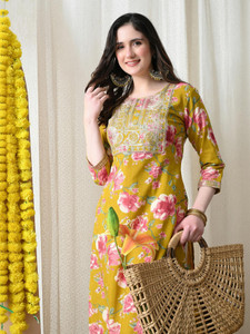 KHUHA Women Embroidered Straight Kurta