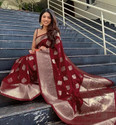 KING VULTURE Woven, Embellished Banarasi Jacquard, Cotton Silk Saree (Maroon)
