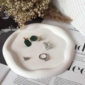 kitty cat handmade concrete cloud trinket tray  off-white jewelry amp makeup organizer elegant multifunctional storage for desk bedroom home decor candle holder gift 19x185cm irregular - 1