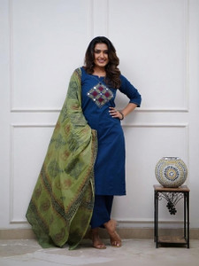 KIYAARA CREATION Women Kurti Pant Dupatta Set