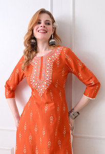KKOUTFITS Women Embroidered Straight Kurta