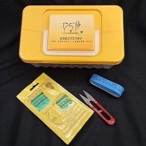 korzystny 45 reels storage sewing supplies organizer with 27 needle pack and measure tape and one cutter rectangular empty plastic tailoring accessories box thread button storage needle box big size 45 spools tailor kit multi color